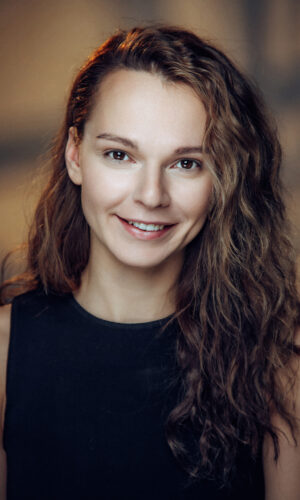 Анастасия Салтыкова - актерское портфолио, портрет крупным планом, улыбка