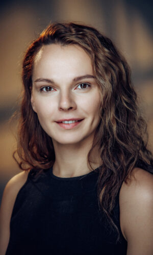Анастасия Салтыкова - актерское портфолио, портрет крупным планом, улыбка